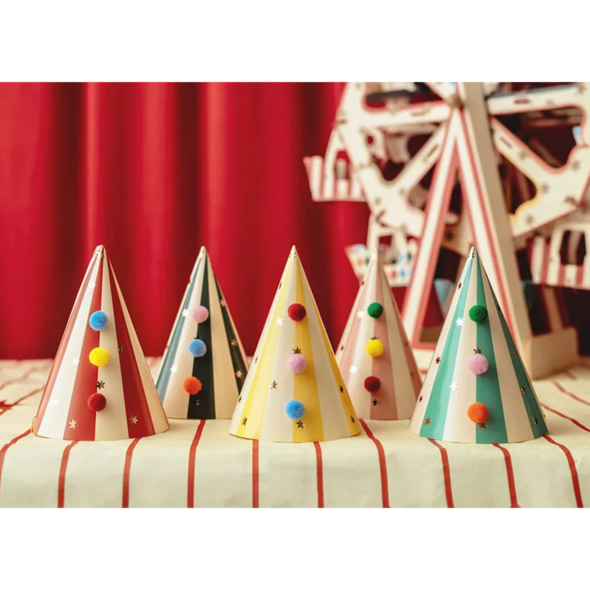 6 Feestmutsen - Bont Pompons